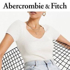 🌟 MUST GO 🌟 Abercrombie & Fitch ribbed v-neck short sleeve bodysuit